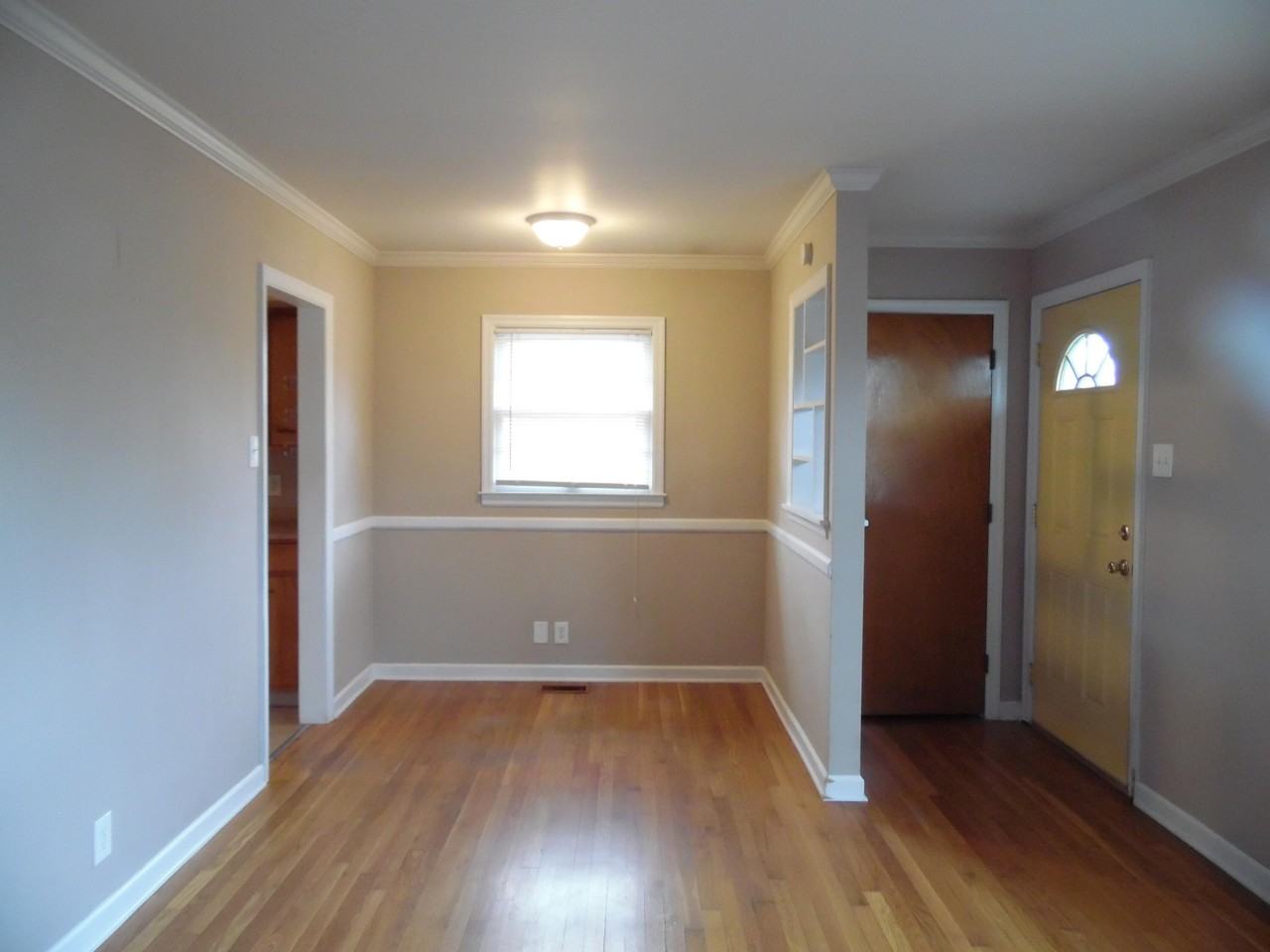 662 Cardinal Ln - Photo 3 of 9