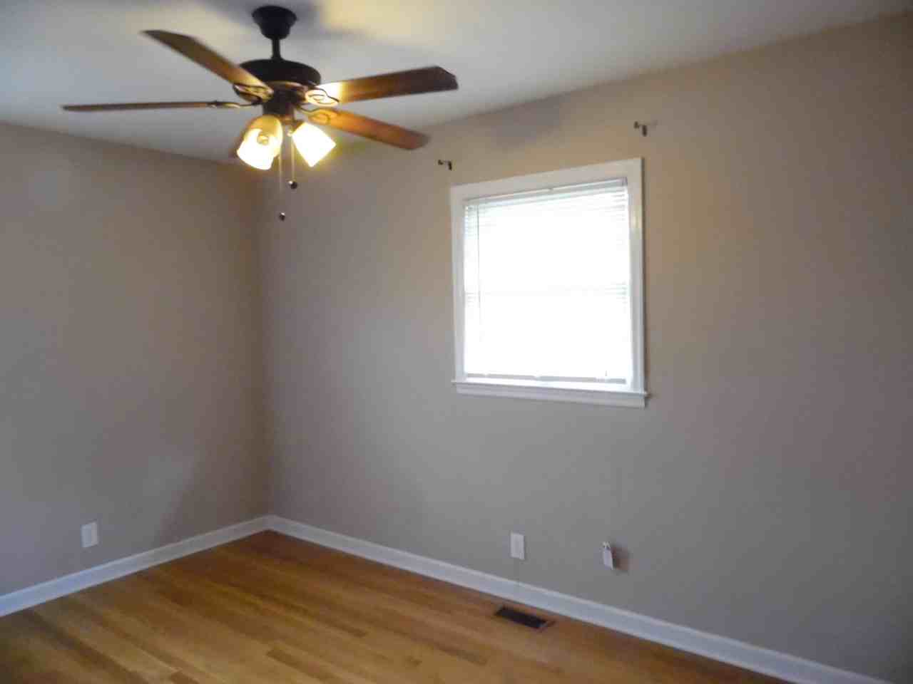 662 Cardinal Ln - Photo 6 of 9