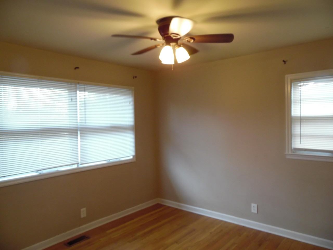 662 Cardinal Ln - Photo 7 of 9