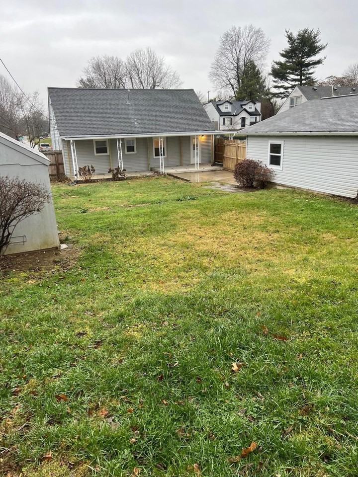 1659 Strader Dr - Photo 3 of 16