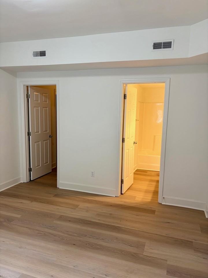 160 N Mill St Apt 4 #4 - Photo 5 of 10