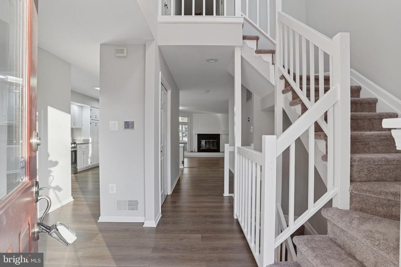 4043 Lake Glen Rd - Photo 4 of 35