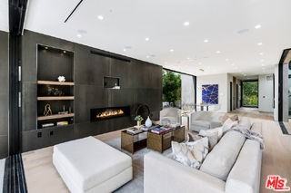 434 N Flores St - Photo 7 of 8