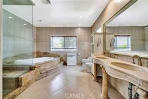 featured image of 16707 Moorpark St