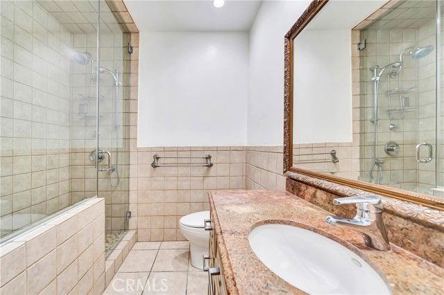 16707 Moorpark St - Photo 4 of 8