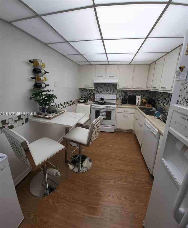 780 Ne 69th St #1207 - Photo 4 of 8