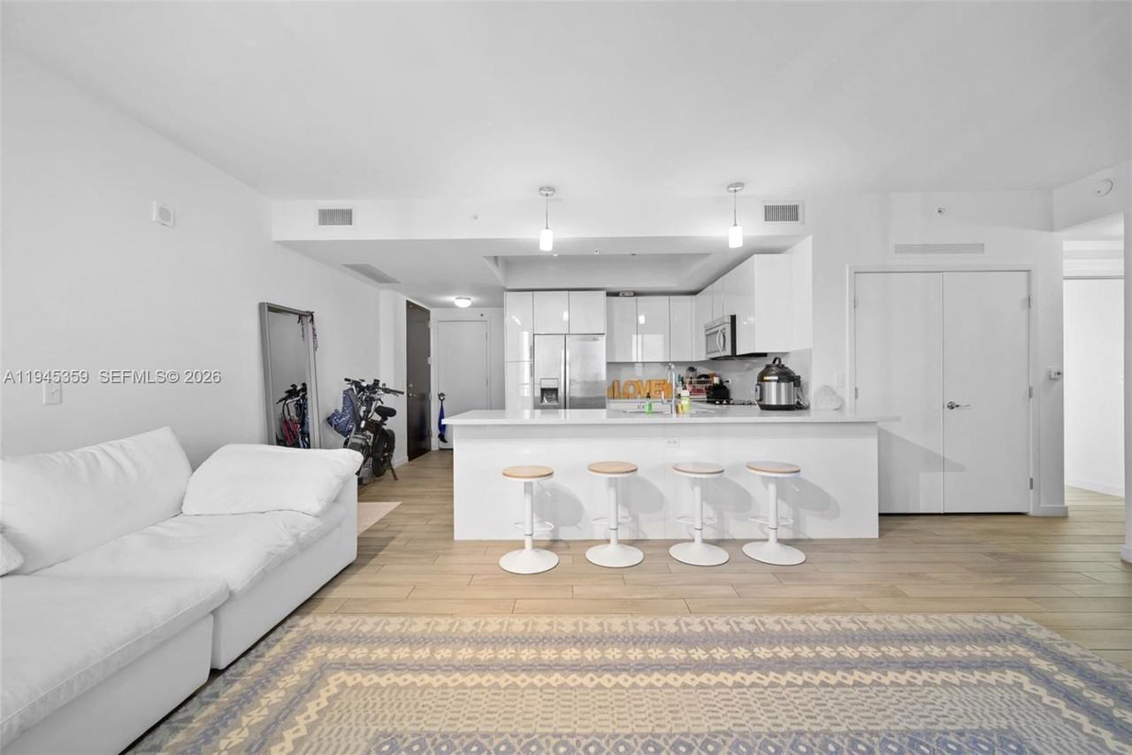 999 Sw 1st Ave #2214 - Photo 5 of 8