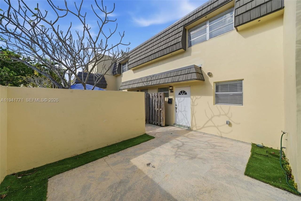 8313 Sw 137th Ave #8313 - Photo 2 of 8
