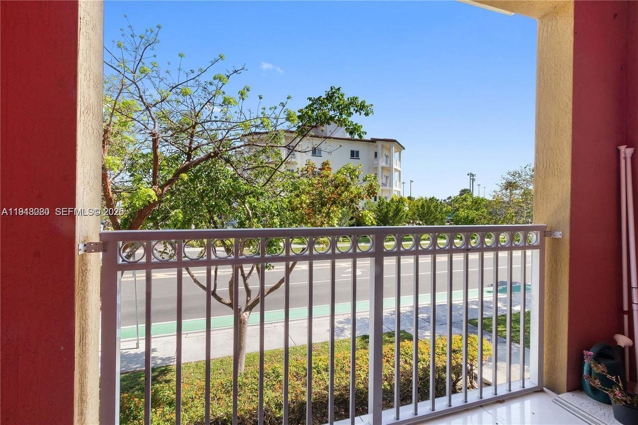 11102 Nw 83rd St #222 - Photo 5 of 8