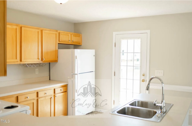 12 Linsey Ct #1 - Photo 2 of 14