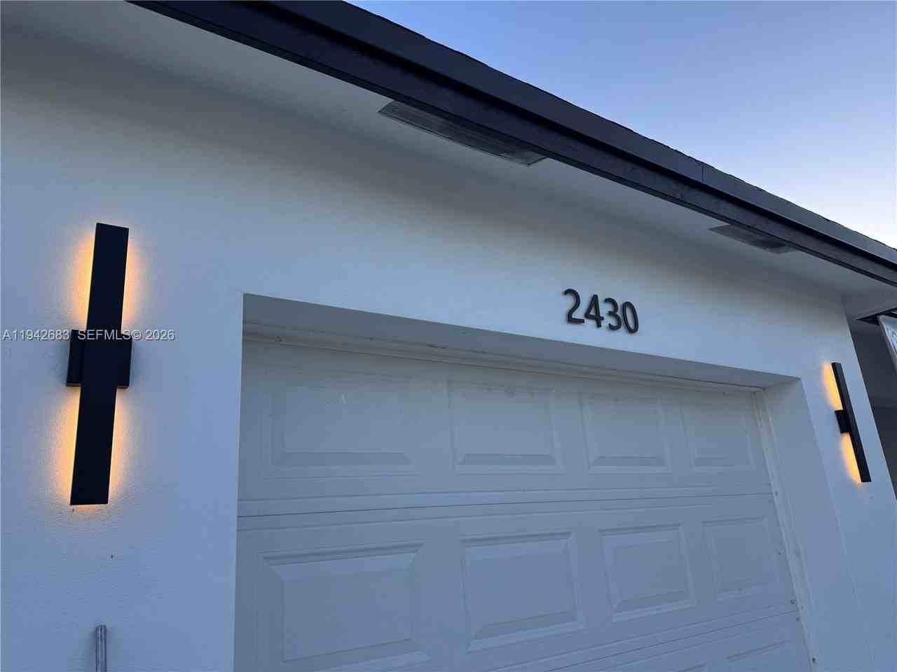 2430 Nw 22nd Rd - Photo 3 of 23