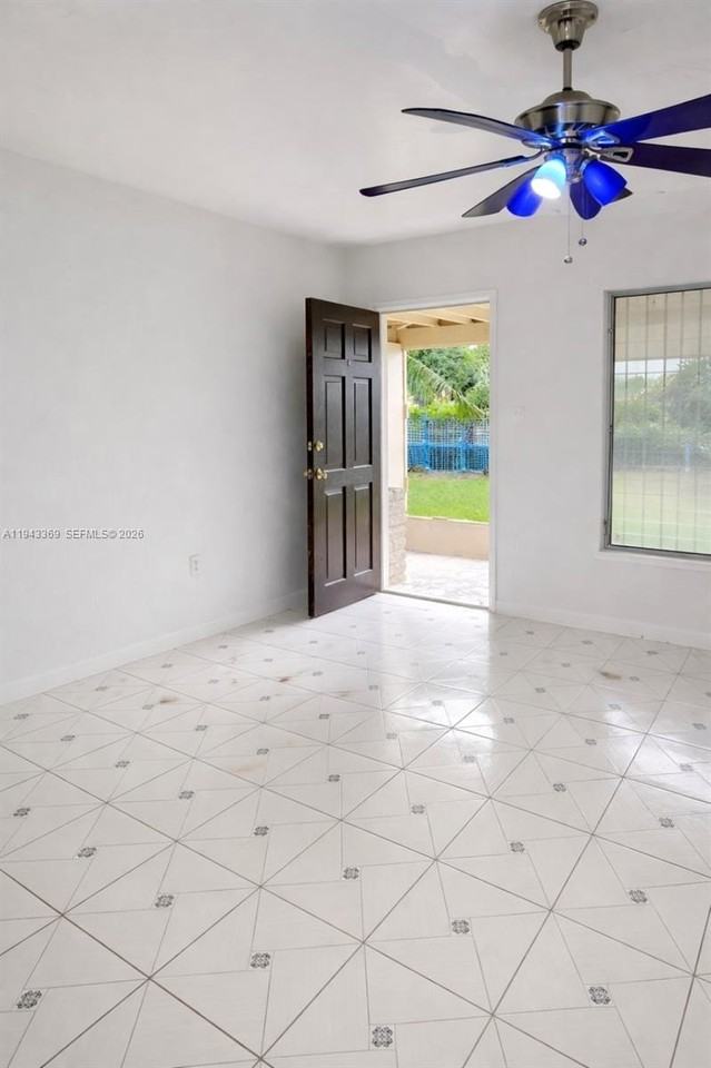 2325 Nw 89th St #0 - Photo 4 of 10