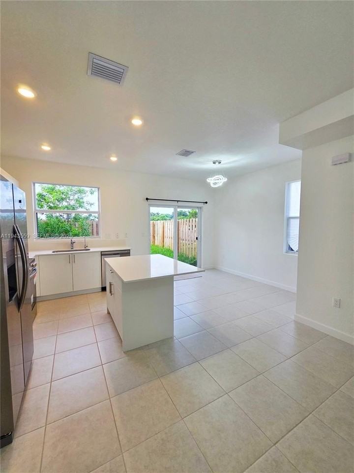 17925 Sw 358th St - Photo 5 of 25