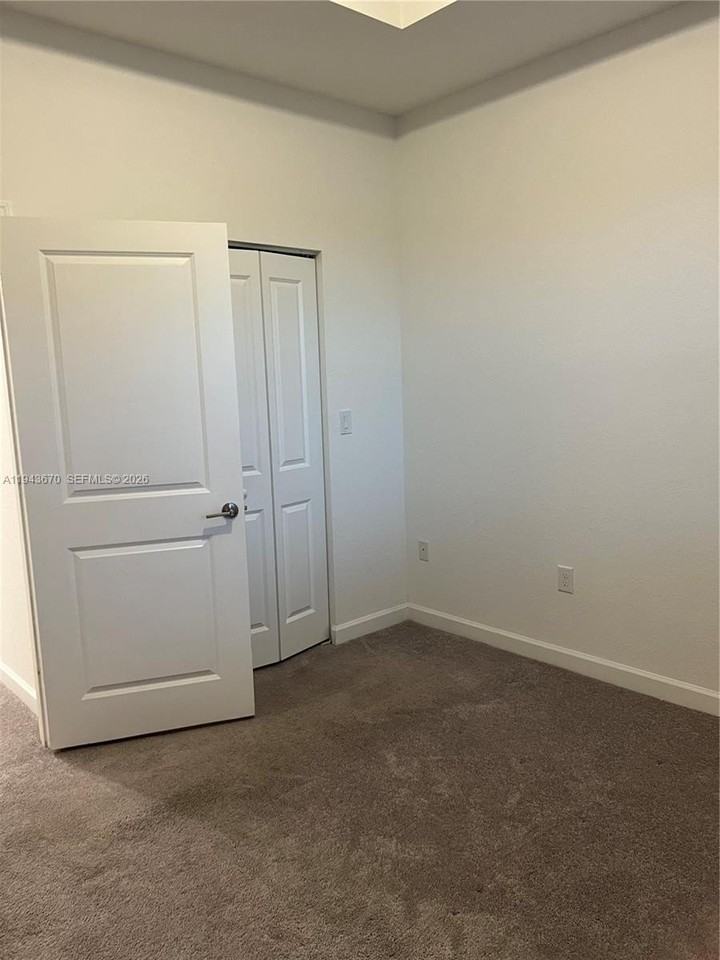 20631 Ne 7th Pl #0 - Photo 3 of 25