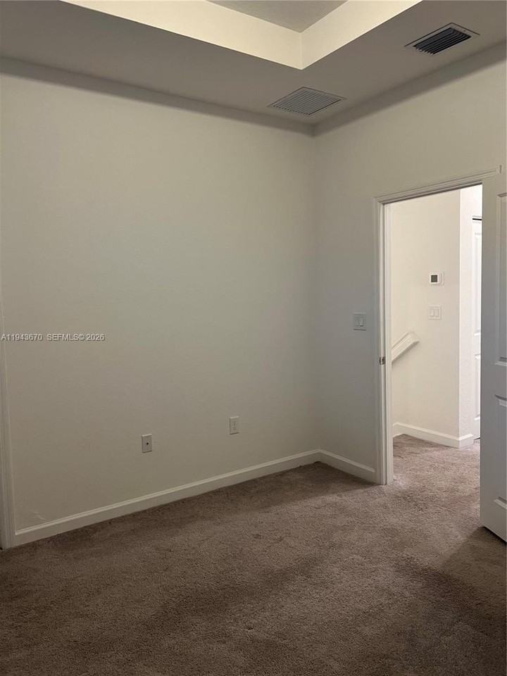 20631 Ne 7th Pl #0 - Photo 6 of 25