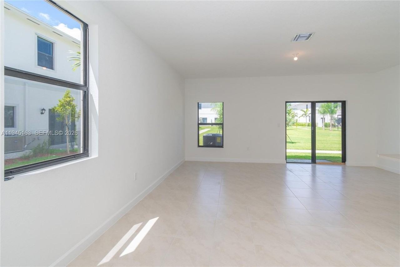 1166 Sw 6th Ave #1166 - Photo 3 of 26