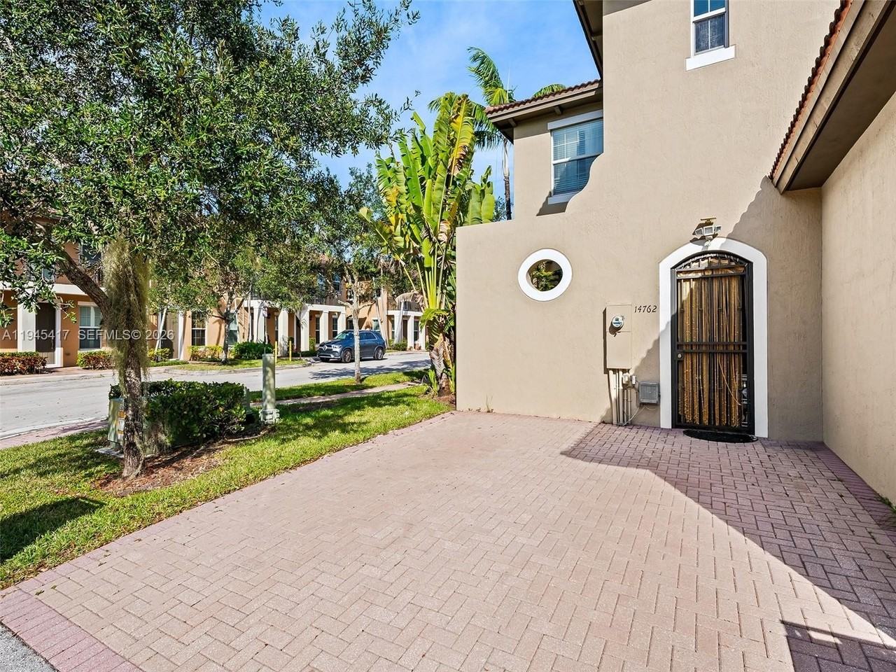 14762 Sw 12th St - Photo 3 of 29