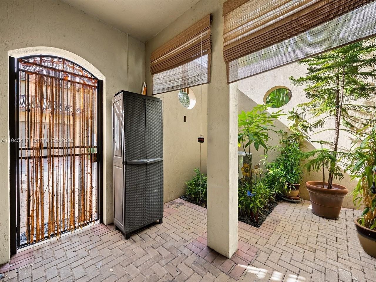 14762 Sw 12th St - Photo 4 of 29