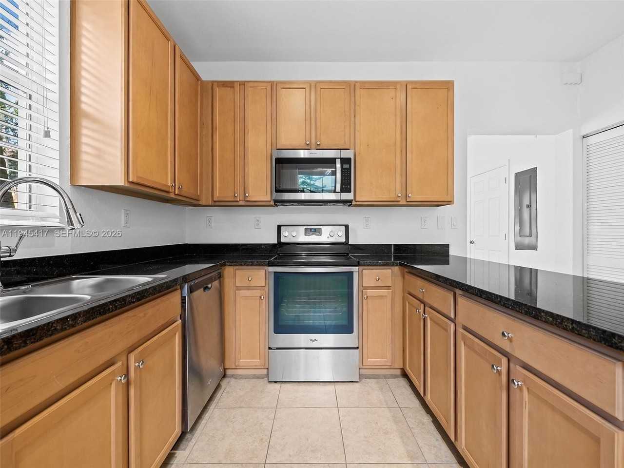 14762 Sw 12th St - Photo 7 of 29