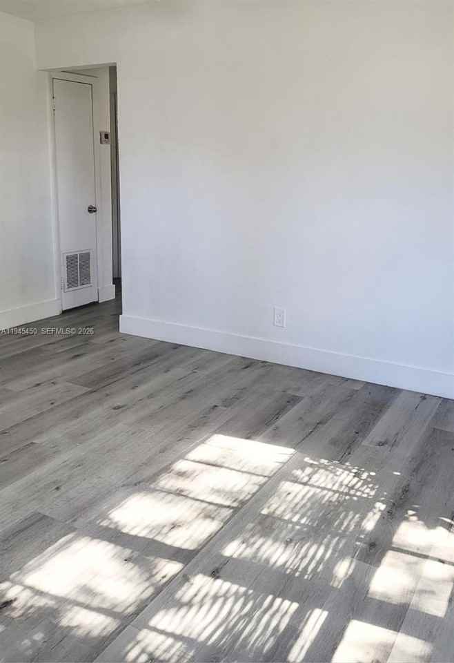 1003 Nw 73rd St #0 - Photo 4 of 7