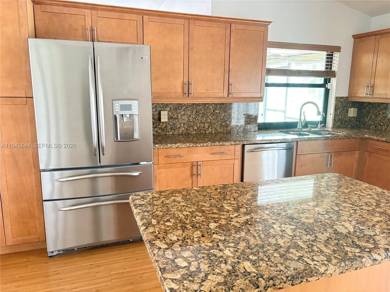 21374 Summertrace Cir - Photo 2 of 14