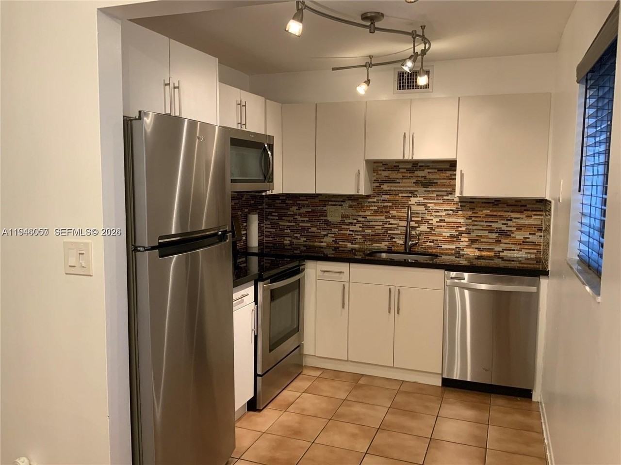 9920 Nw 68th Pl #110 - Photo 3 of 22