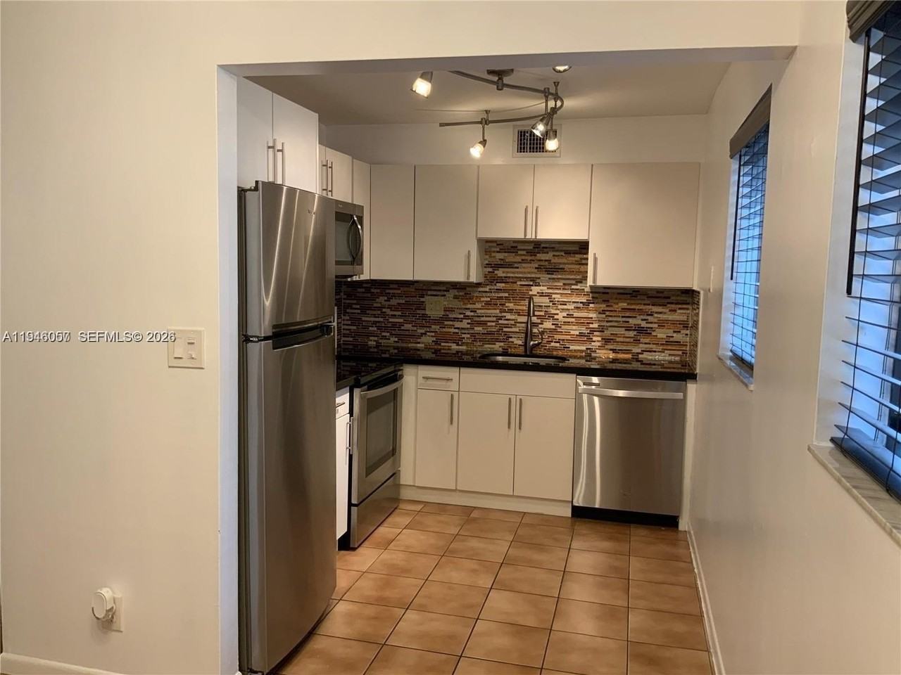 9920 Nw 68th Pl #110 - Photo 4 of 22