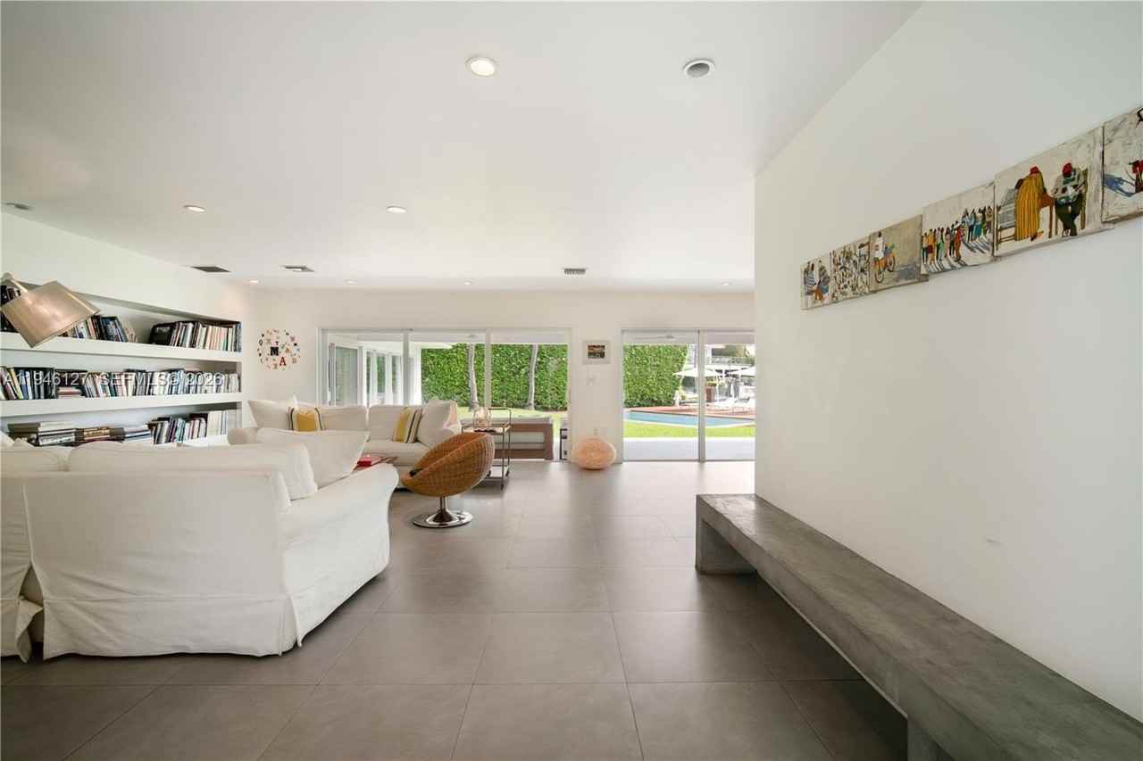 861 Harbor Dr - Photo 2 of 50