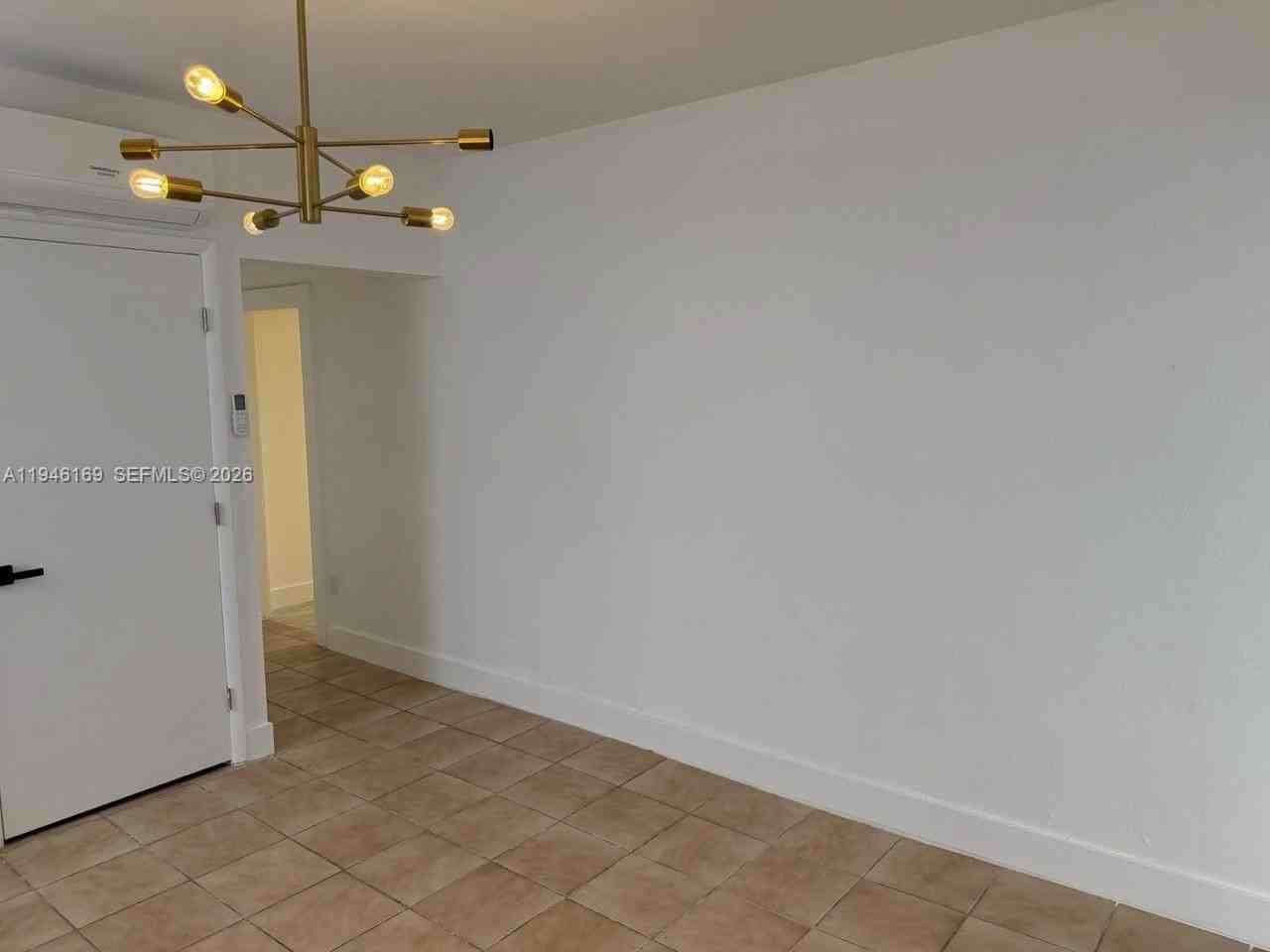 219 Sw 21st Ave #1 - Photo 7 of 19