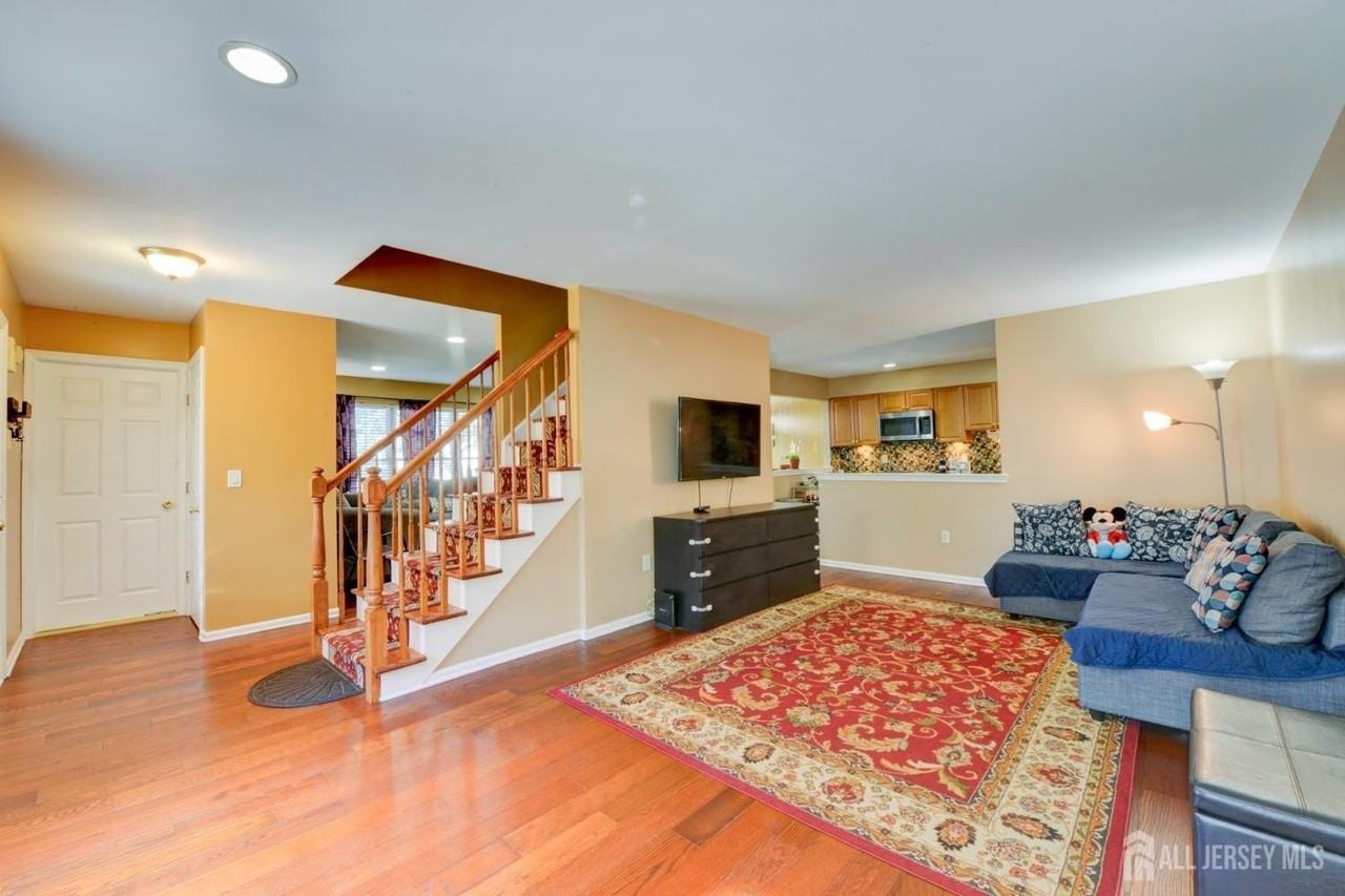 13 Lackland Ave - Photo 4 of 39