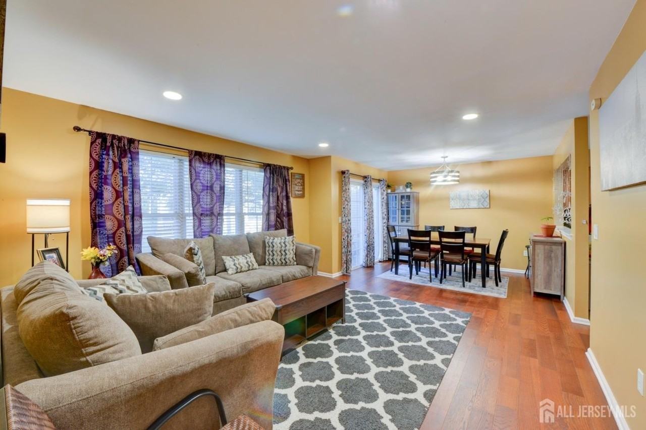 13 Lackland Ave - Photo 7 of 39