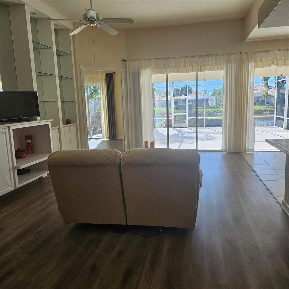 13415 Coluccio St - Photo 5 of 36