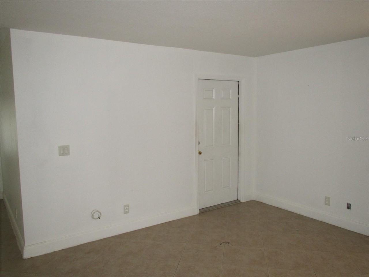 444 Hippel St - Photo 4 of 13