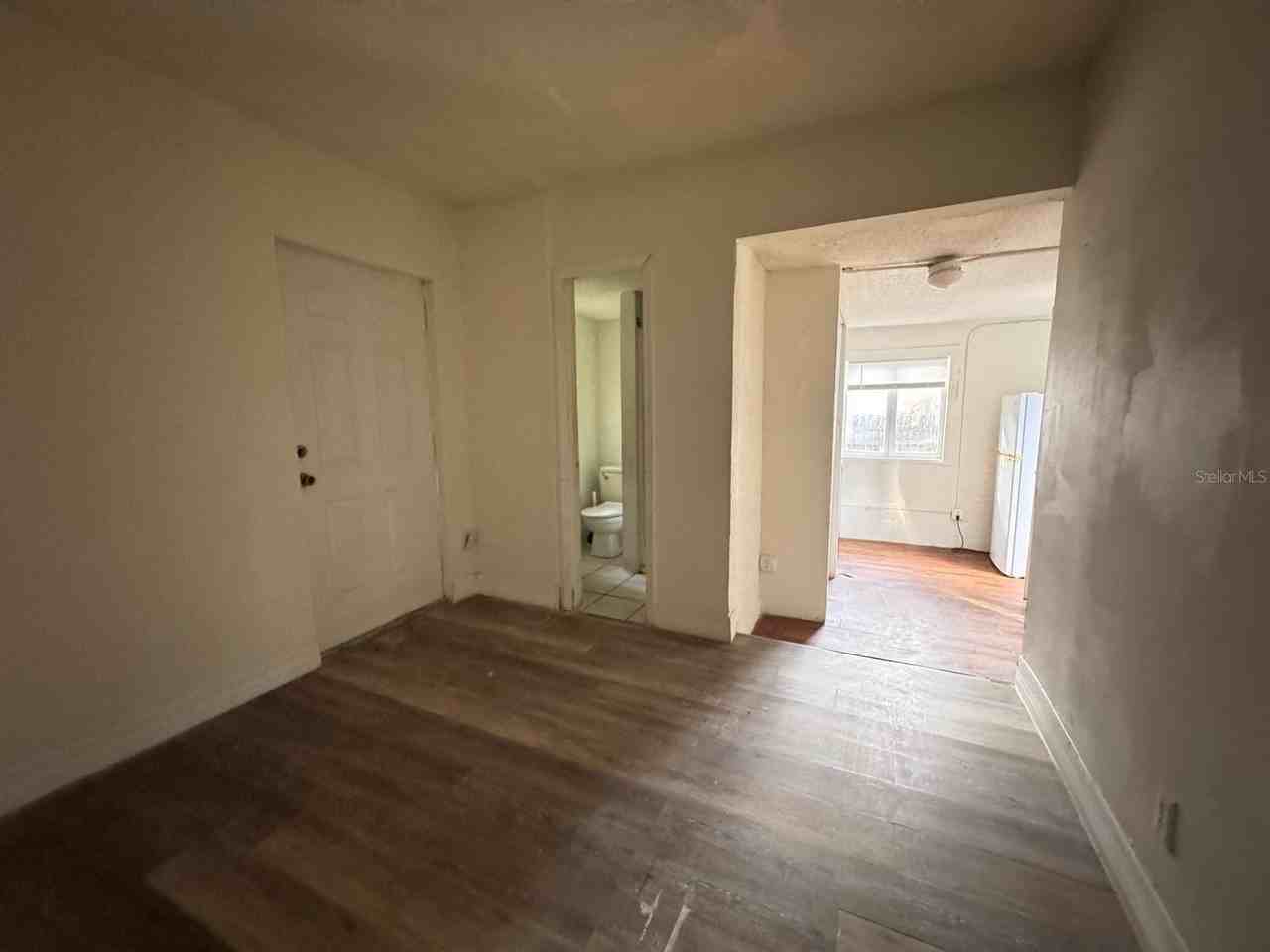 728 Columbia St - Photo 3 of 7