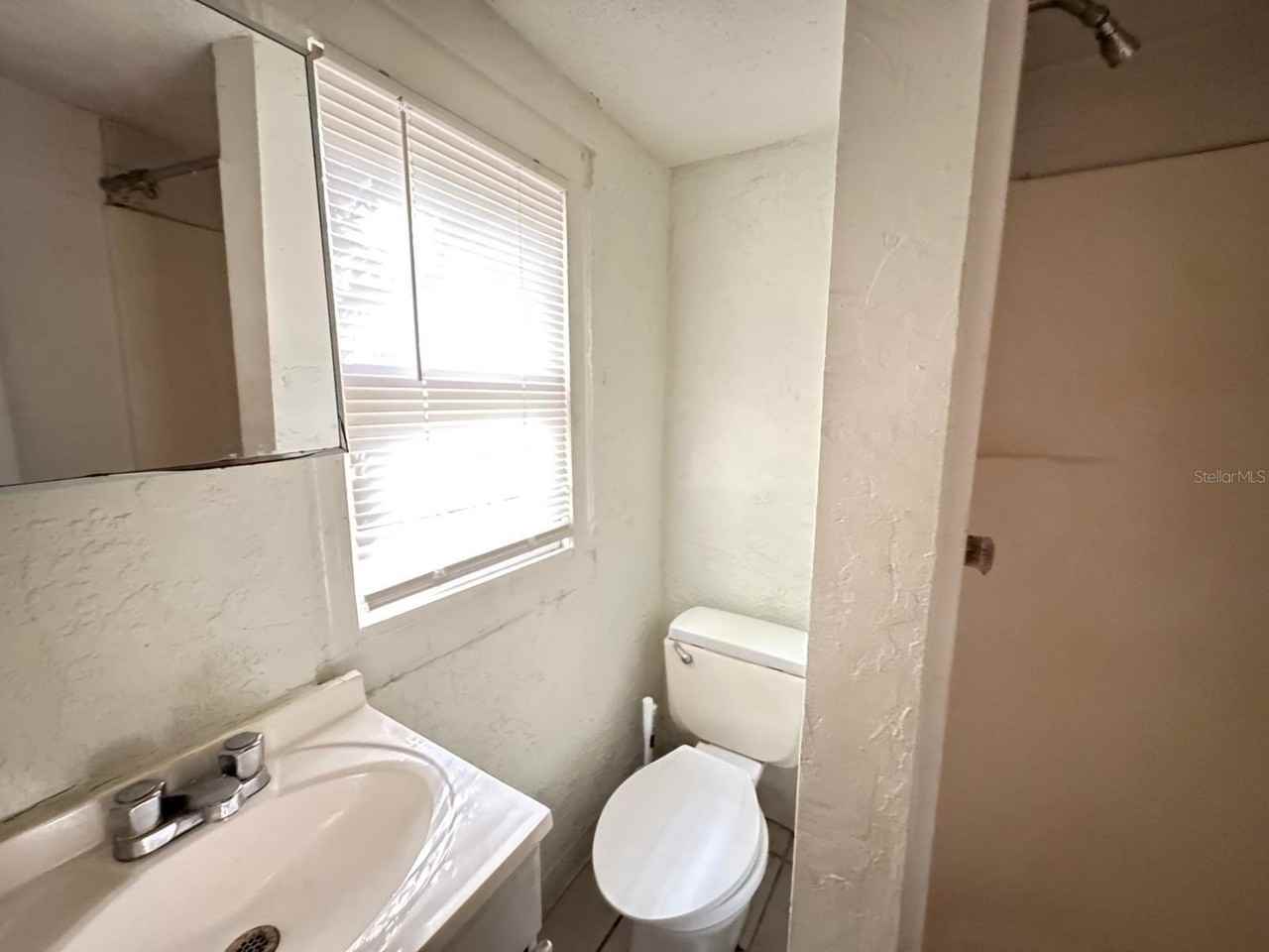 728 Columbia St - Photo 5 of 7