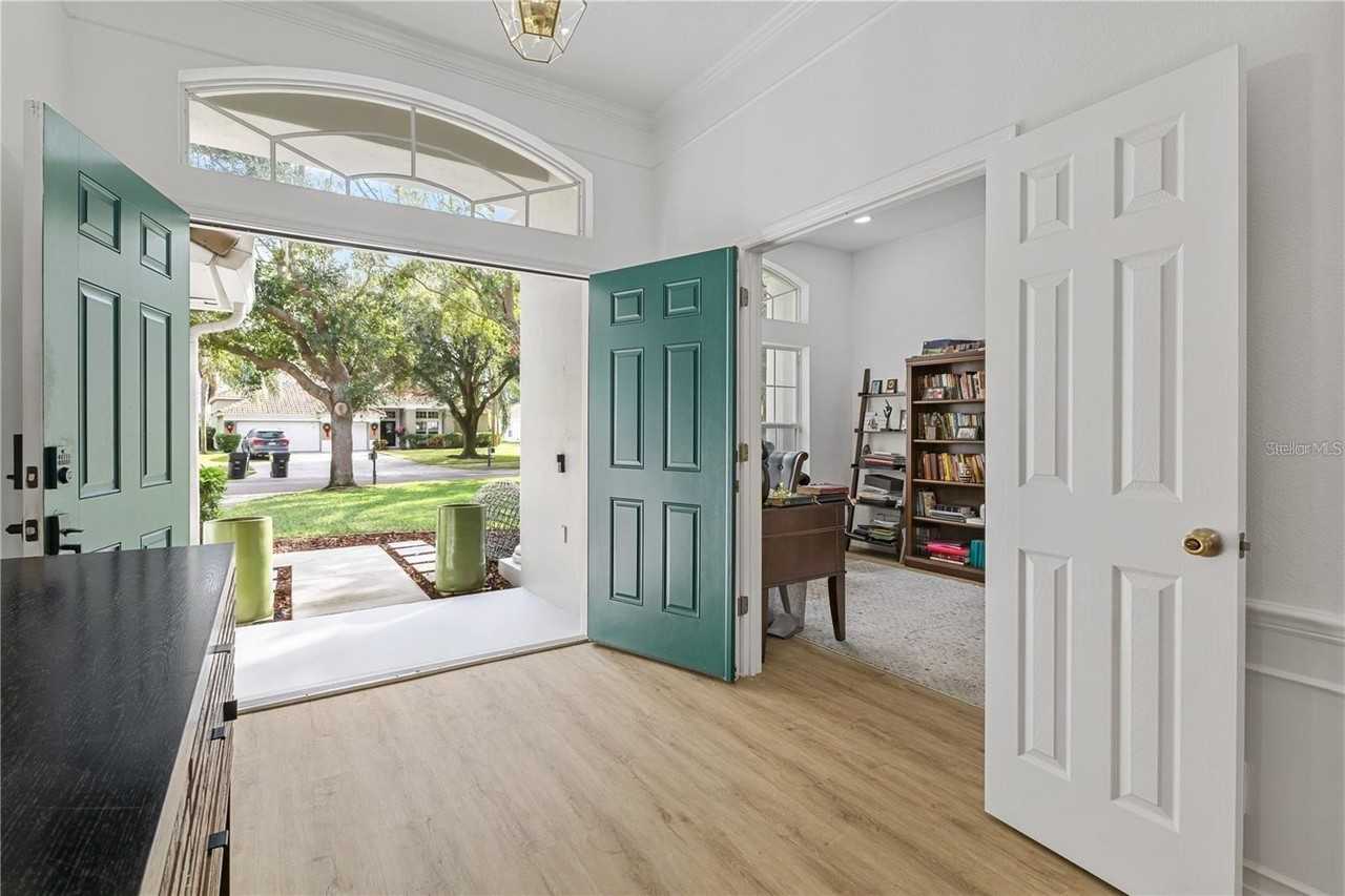 6557 Crestmont Glen Ln - Photo 4 of 50