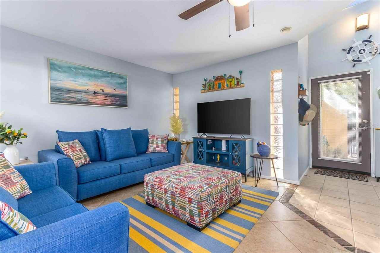 824 Padua Ln - Photo 4 of 50