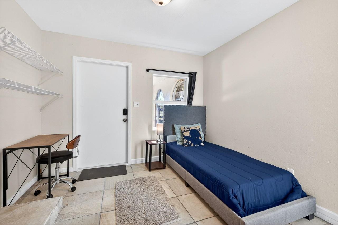 Aquarius Ct - Photo 7 of 10