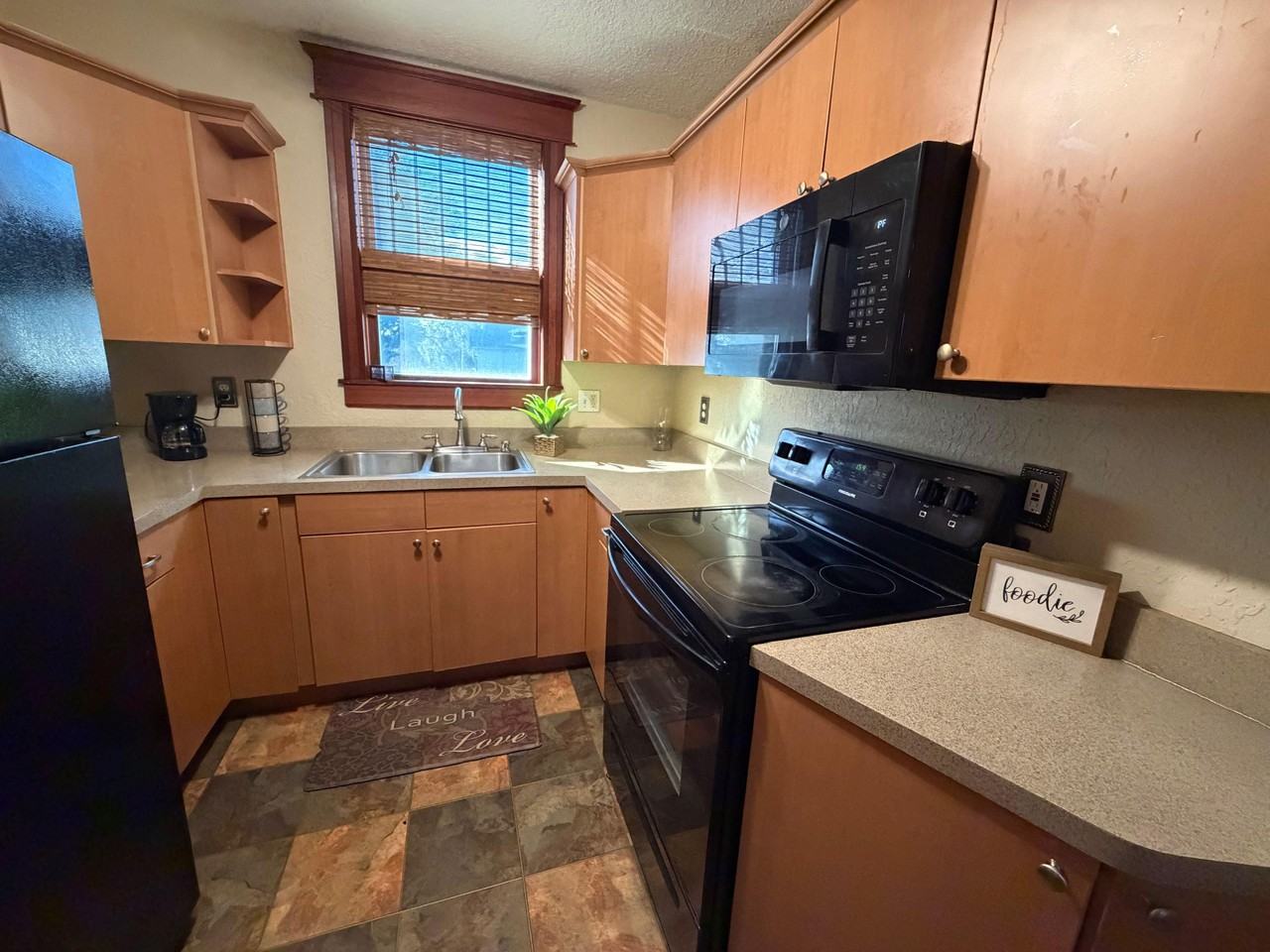 W 11th St - Photo 3 of 22