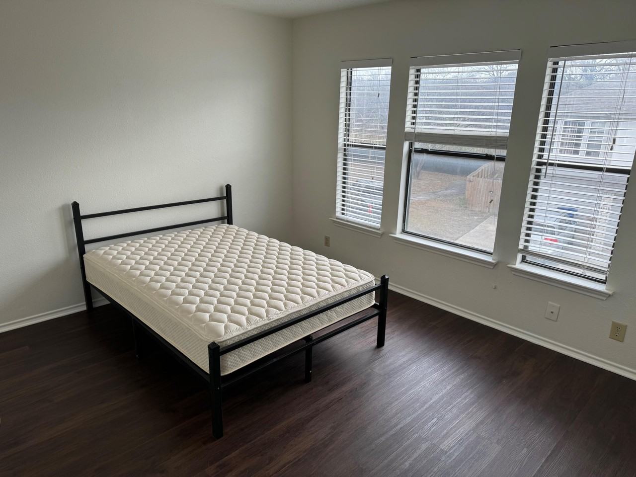 Branding Fld - Photo 6 of 13