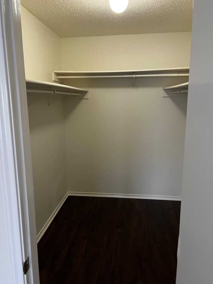 Branding Fld - Photo 7 of 7