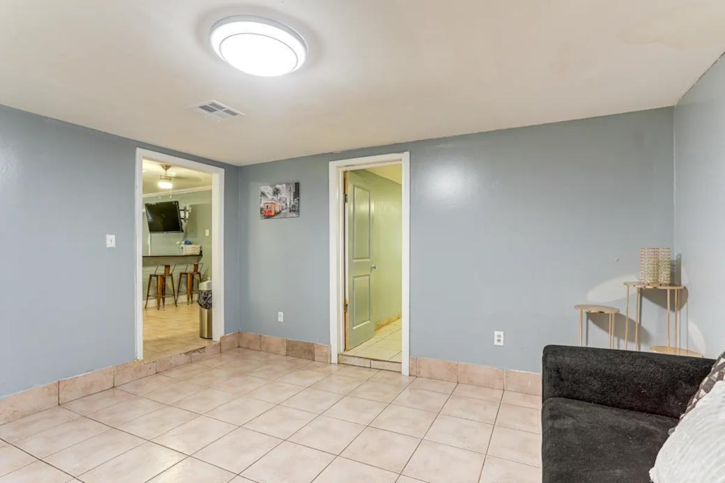 Nottingham Dr - Photo 2 of 11