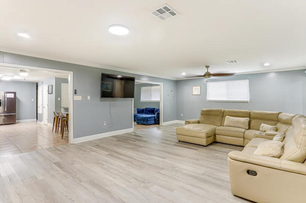 Nottingham Dr - Photo 4 of 11