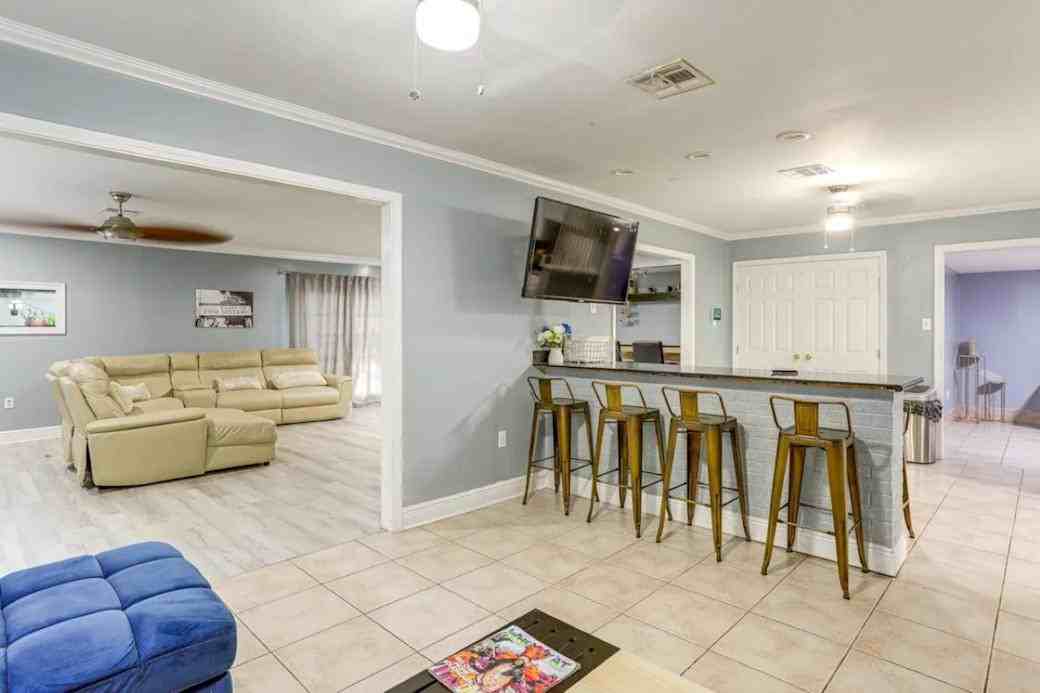 Nottingham Dr - Photo 5 of 11