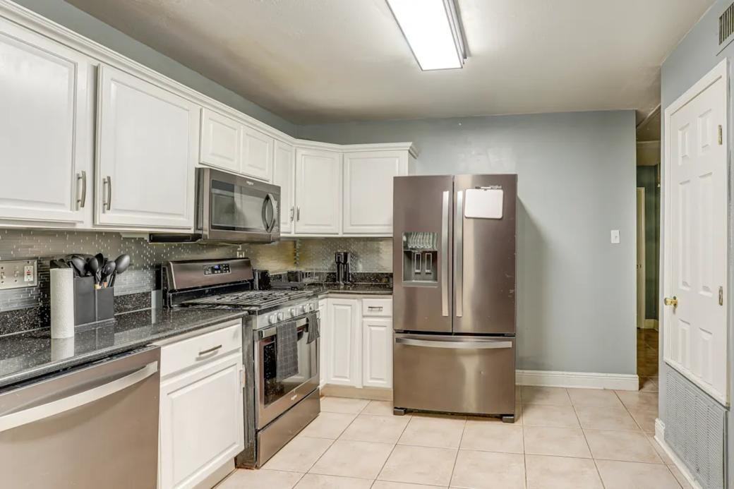 Nottingham Dr - Photo 7 of 11