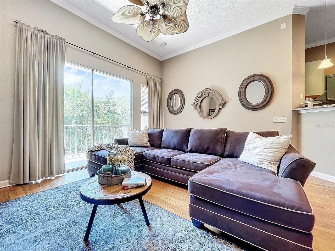 704 Seagate Dr - Photo 3 of 40