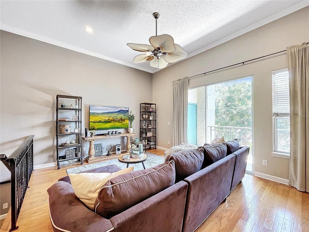 704 Seagate Dr - Photo 4 of 40