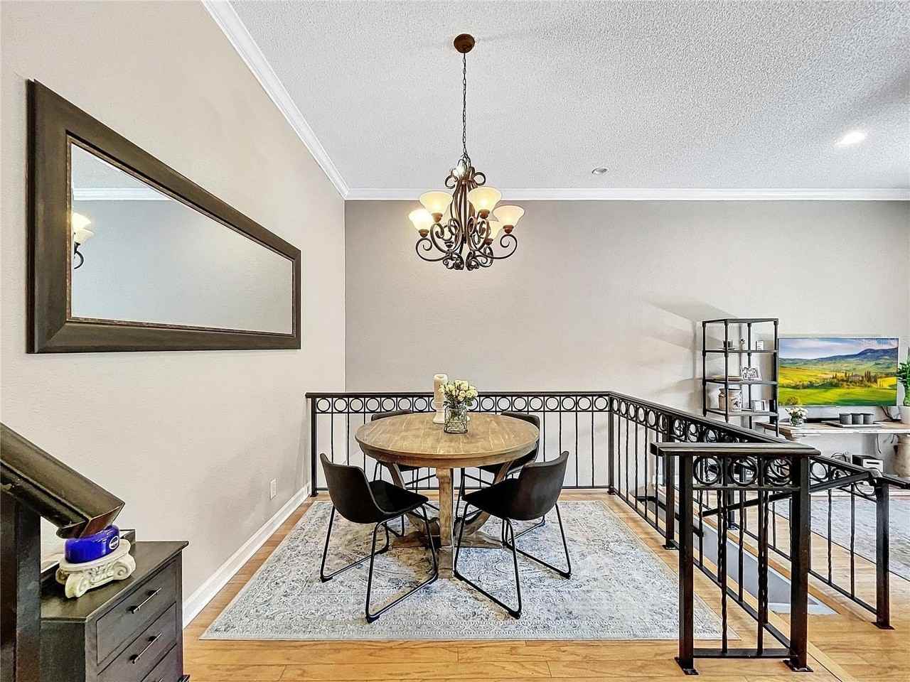 704 Seagate Dr - Photo 7 of 40