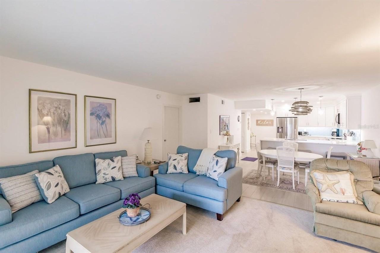 1055 W Peppertree Dr #207AA - Photo 6 of 24