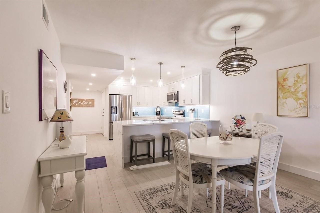 1055 W Peppertree Dr #207AA - Photo 7 of 24